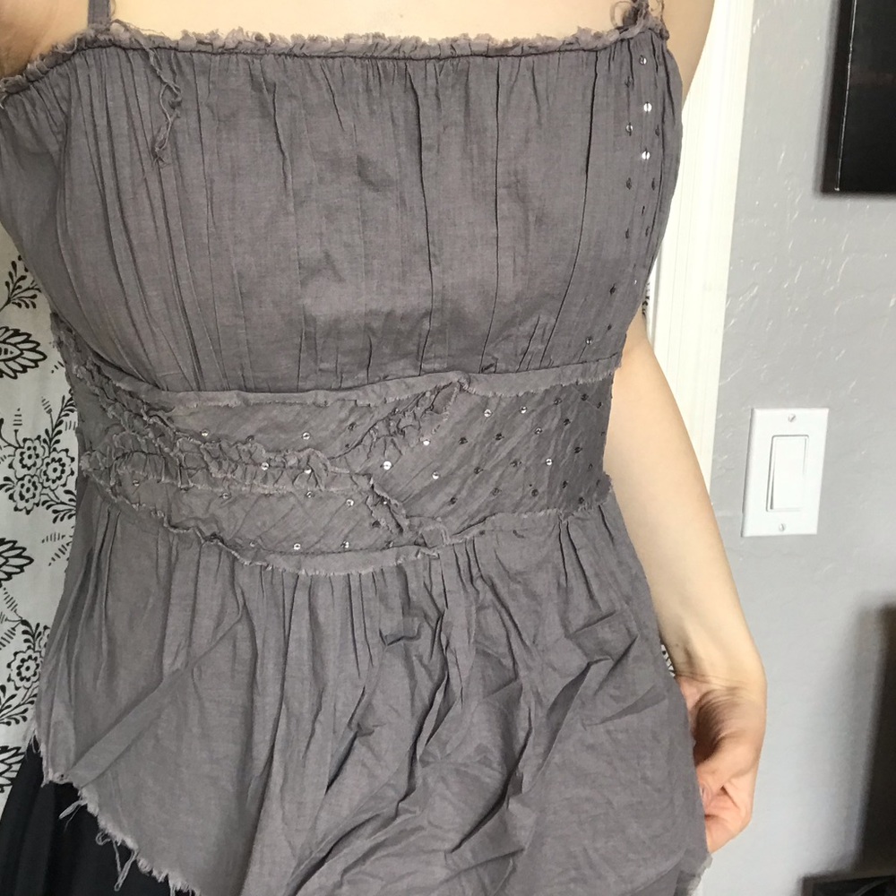 Gray fairy top